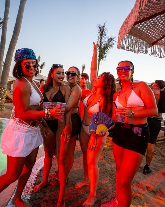 WADE- evento en Las Rocas by Farra on the Beach